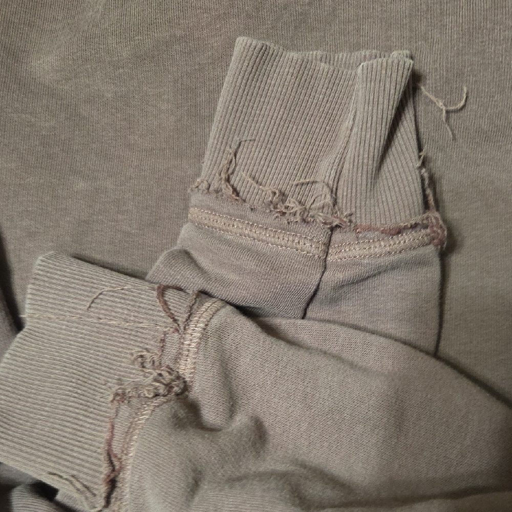 Sweatshirt - Picture 4 of 5